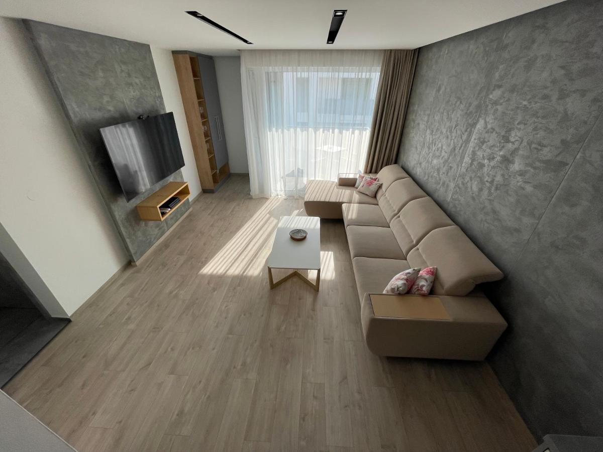 Greenbay Apartment With Free Parking Trenčín Eksteriør bilde