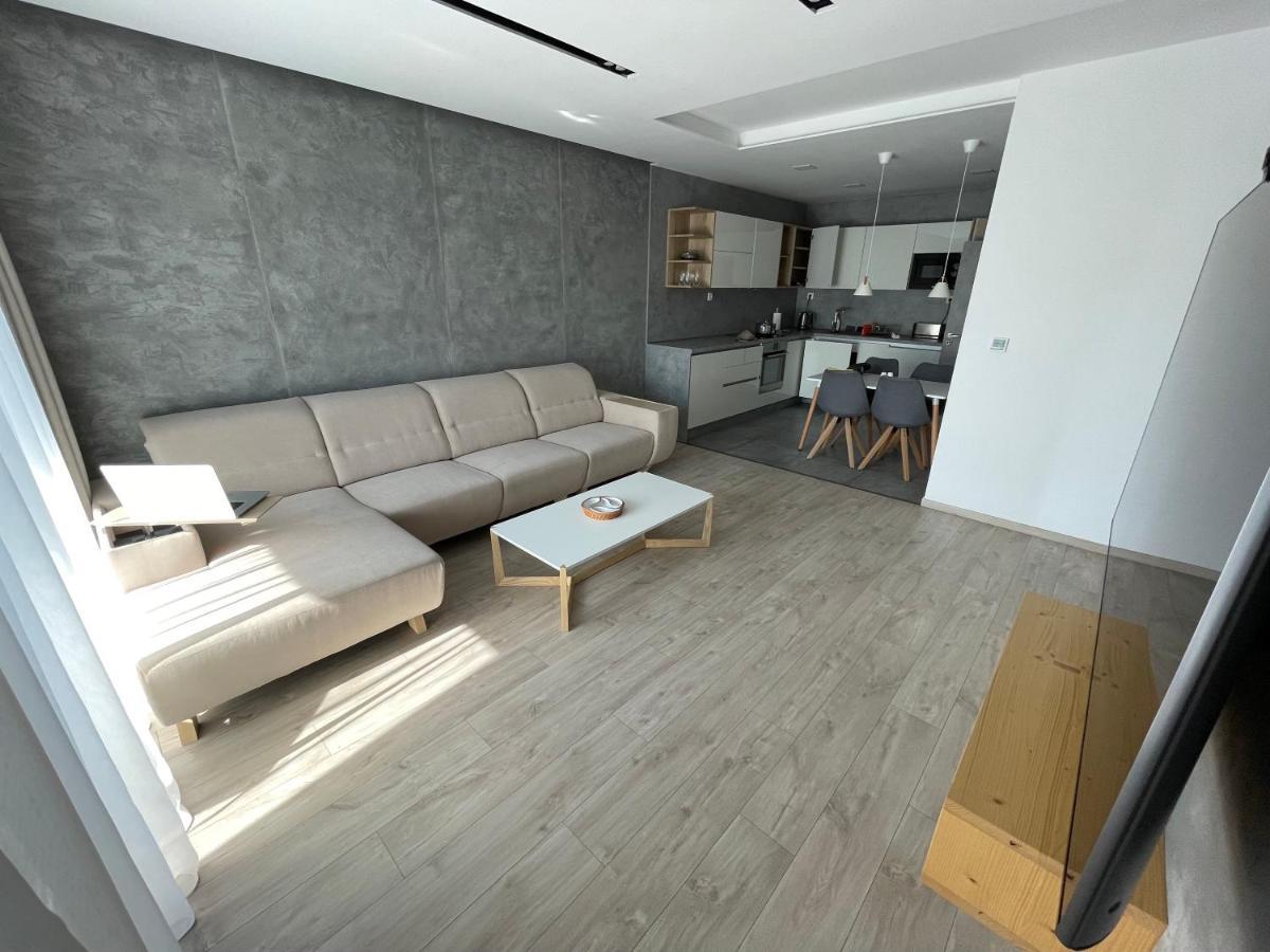 Greenbay Apartment With Free Parking Trenčín Eksteriør bilde