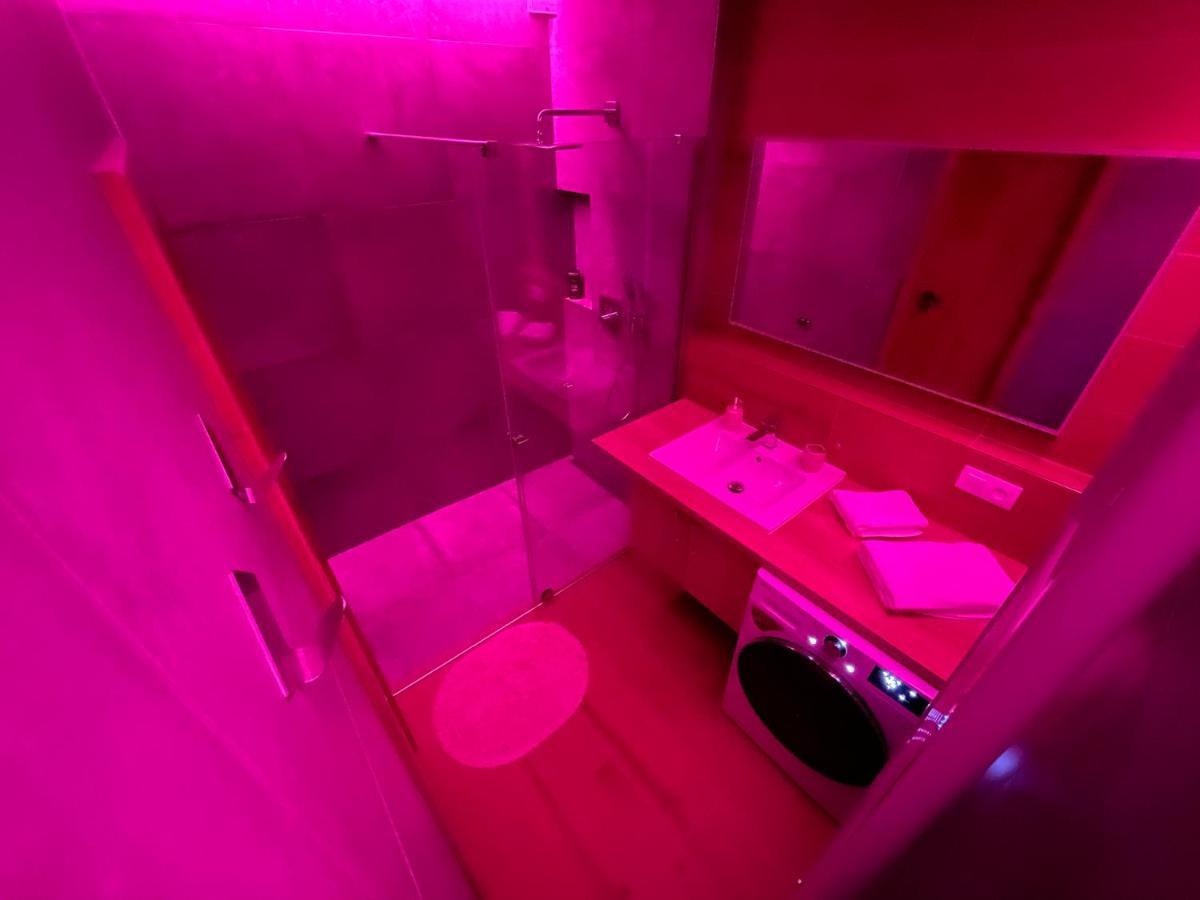 Greenbay Apartment With Free Parking Trenčín Eksteriør bilde