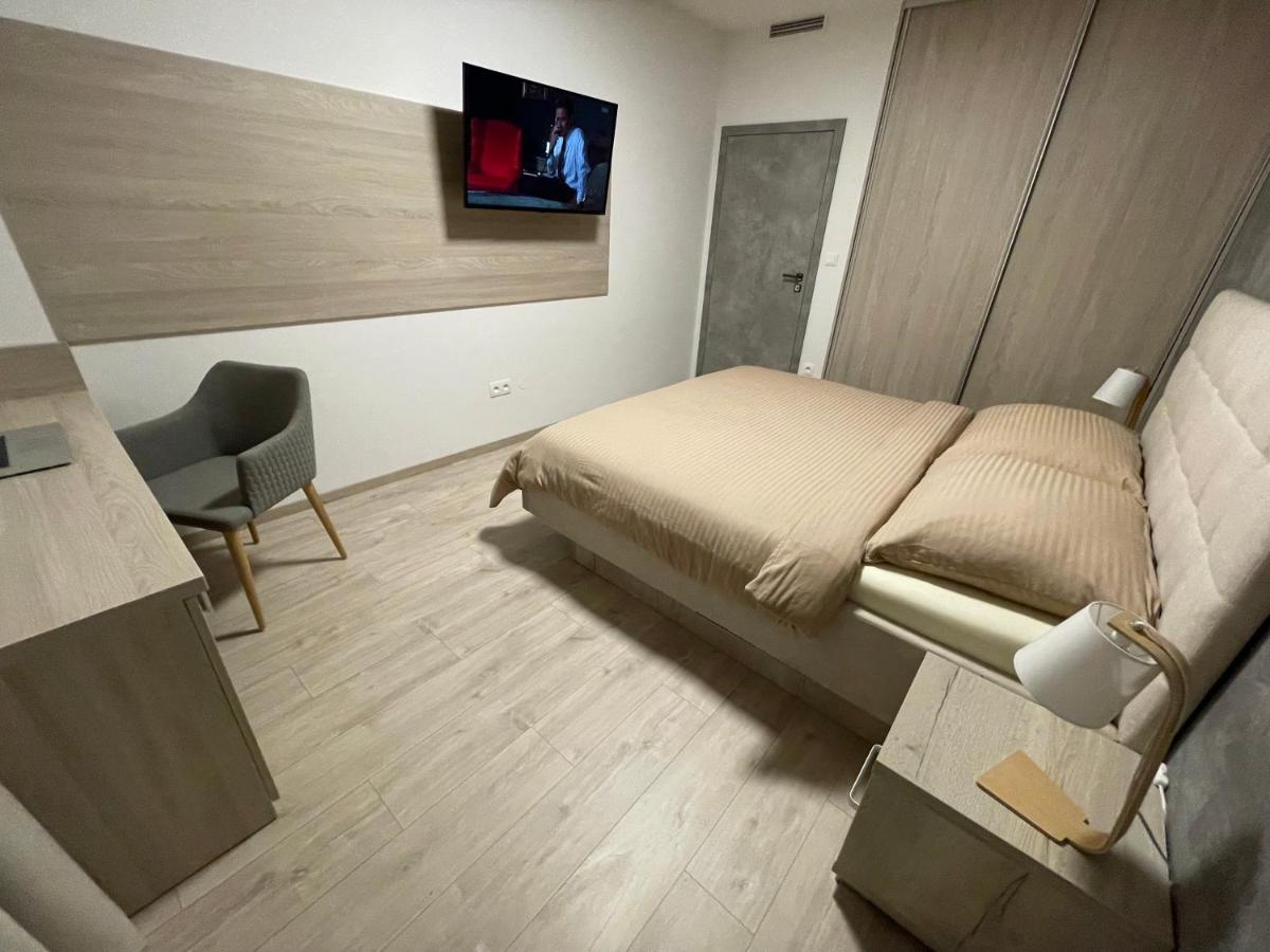 Greenbay Apartment With Free Parking Trenčín Eksteriør bilde