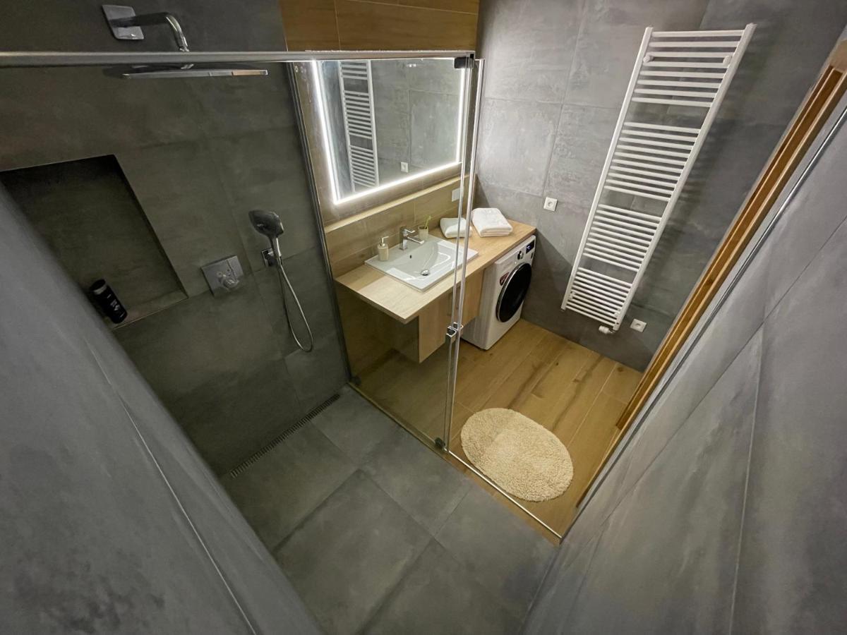 Greenbay Apartment With Free Parking Trenčín Eksteriør bilde