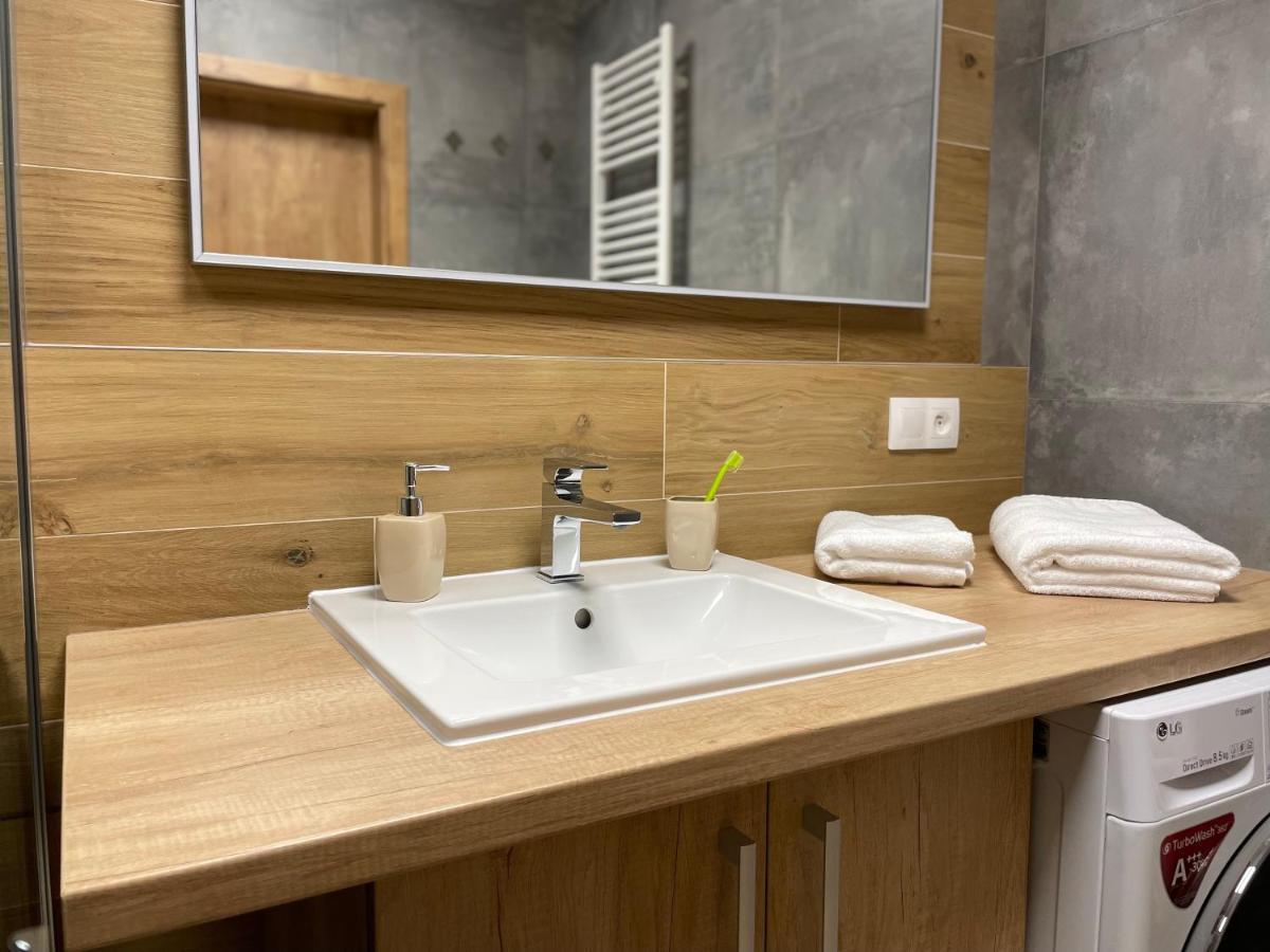 Greenbay Apartment With Free Parking Trenčín Eksteriør bilde